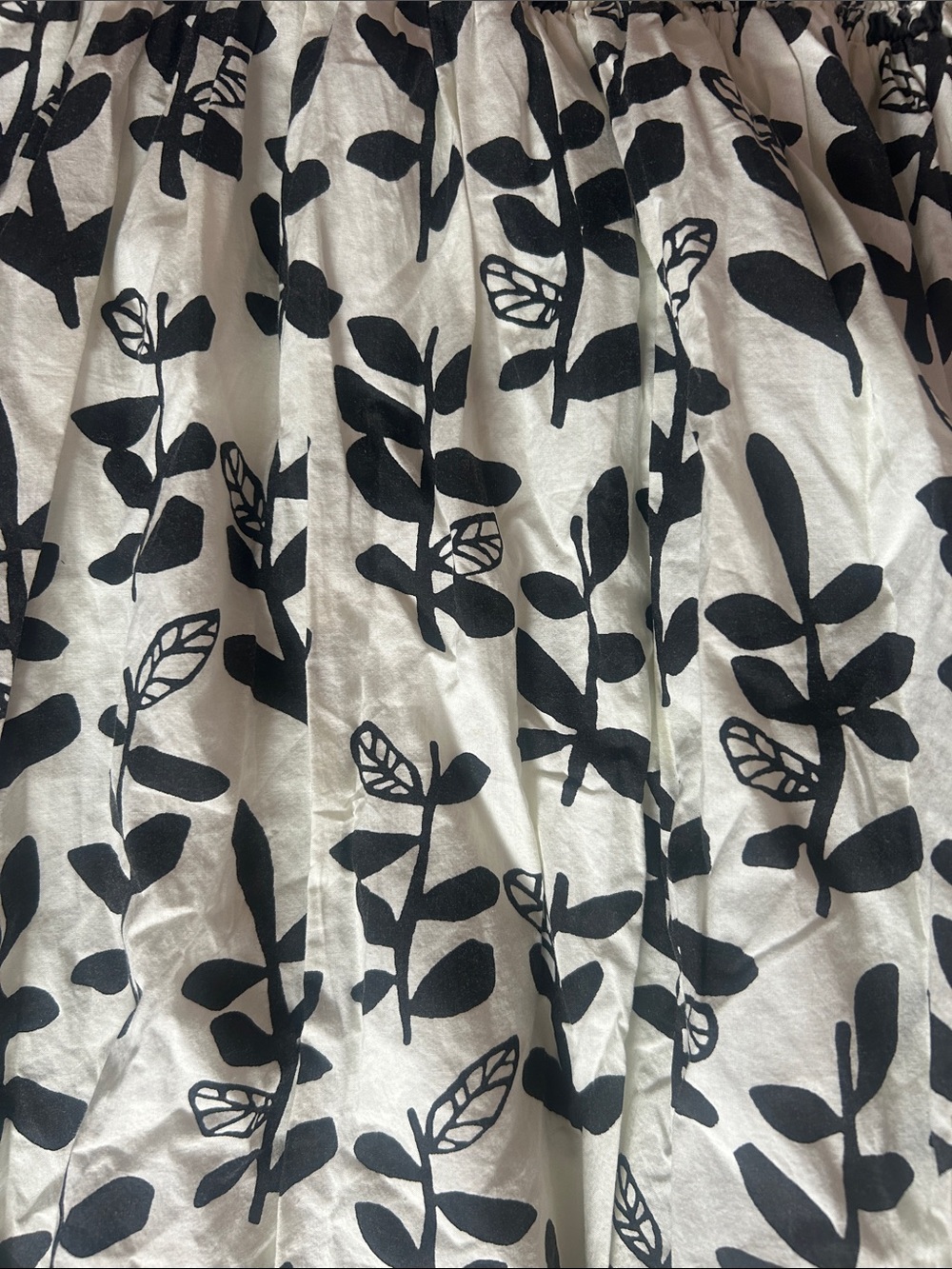 Smocked Floral Midi Dress in White and Black - Picture 3 of 4
